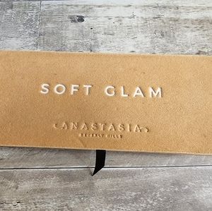 ABH Soft Glam Eyeshadow Palette